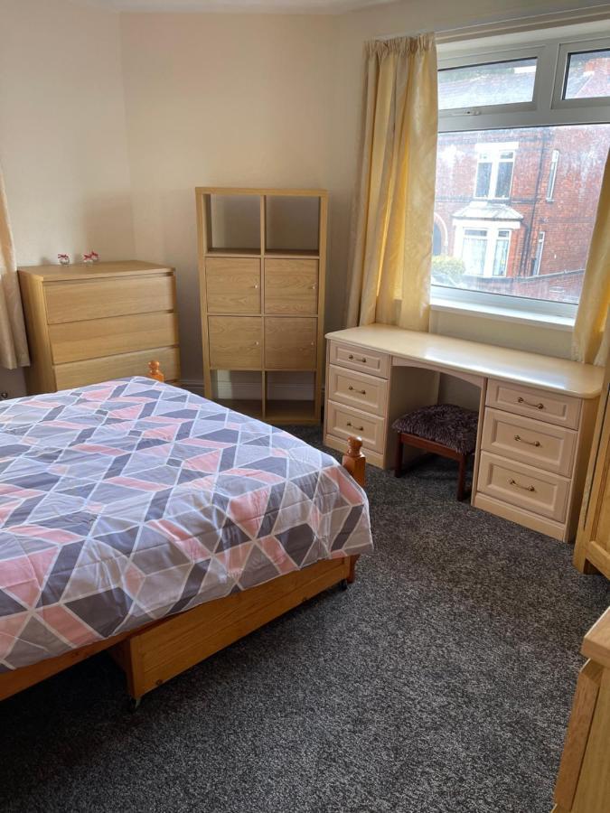 Spacious, Sleeps 17, 3 Bathrooms, Parking, Mansfield Exterior foto