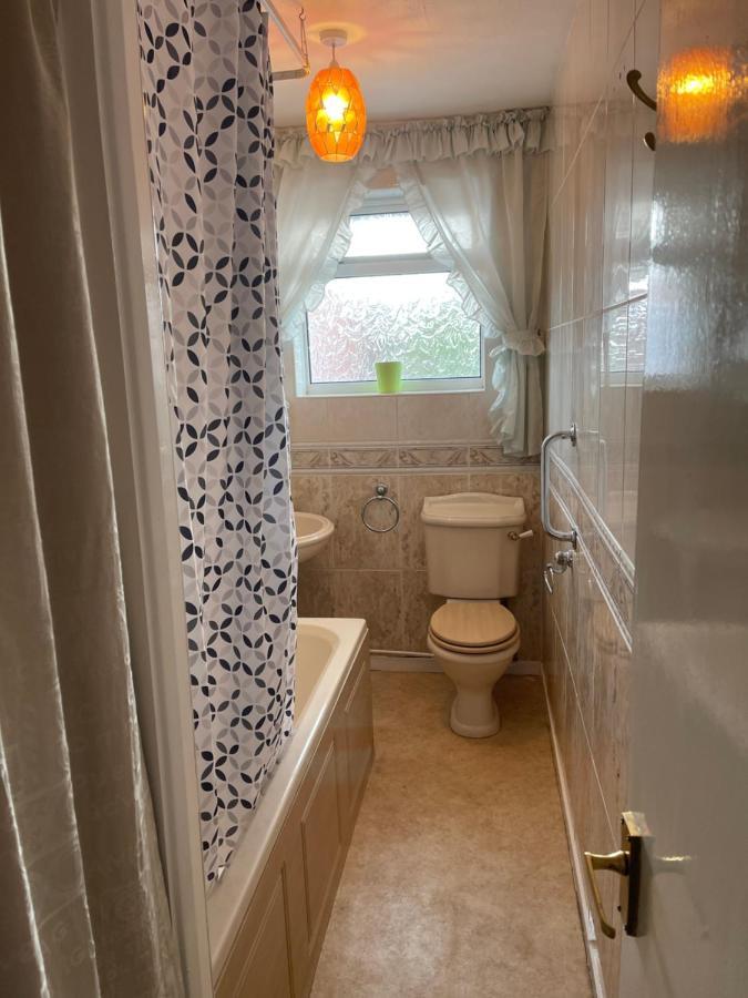 Spacious, Sleeps 17, 3 Bathrooms, Parking, Mansfield Exterior foto