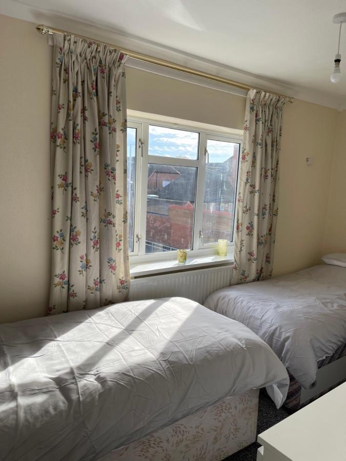 Spacious, Sleeps 17, 3 Bathrooms, Parking, Mansfield Exterior foto